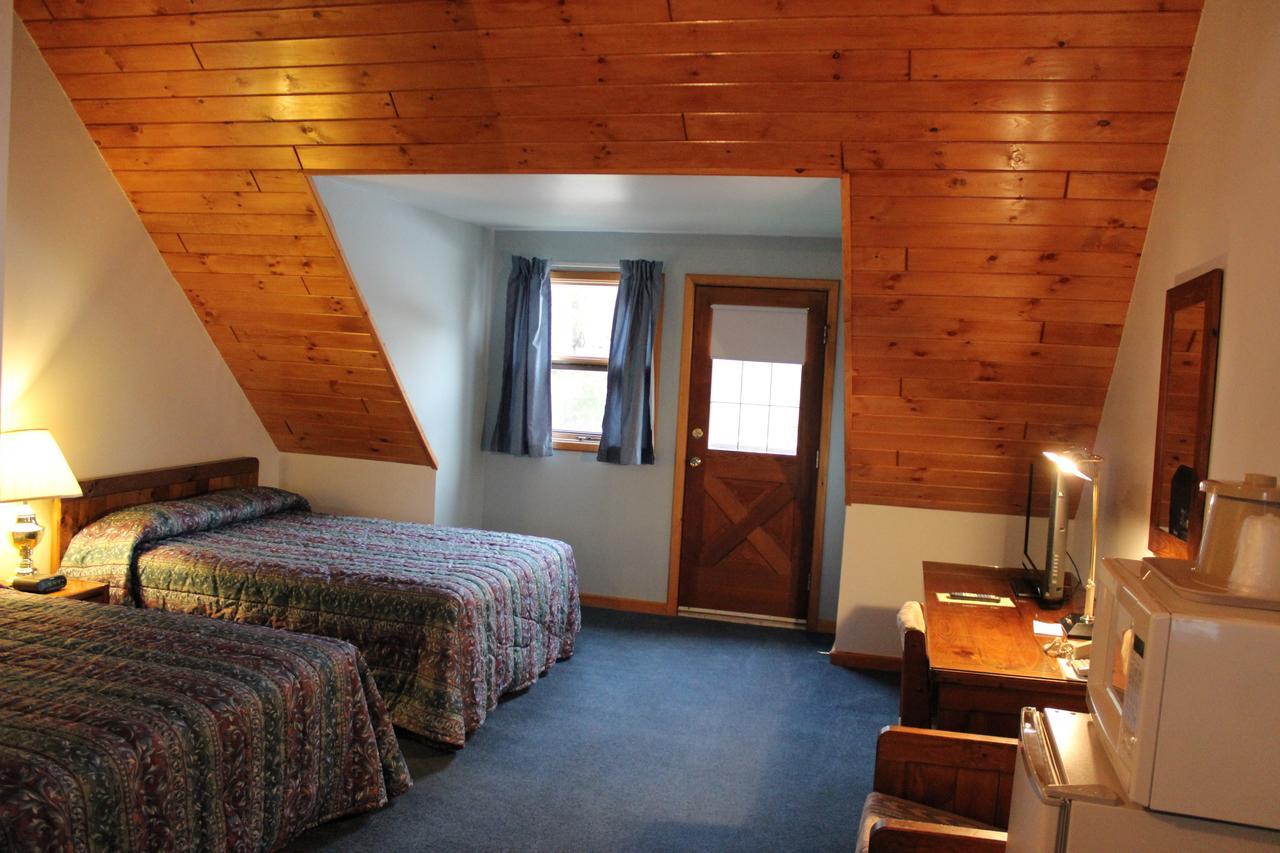Nootka Lodge Woodsville Buitenkant foto