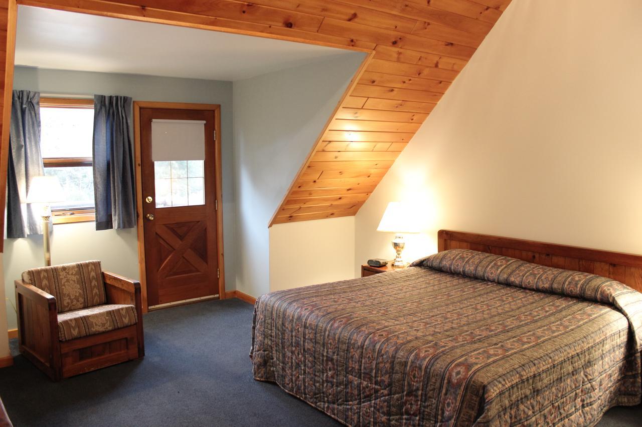 Nootka Lodge Woodsville Buitenkant foto