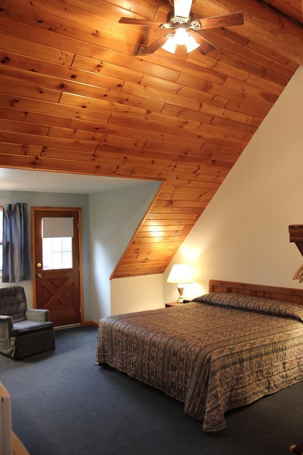 Nootka Lodge Woodsville Buitenkant foto