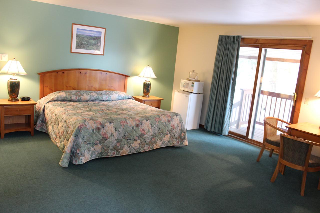 Nootka Lodge Woodsville Buitenkant foto