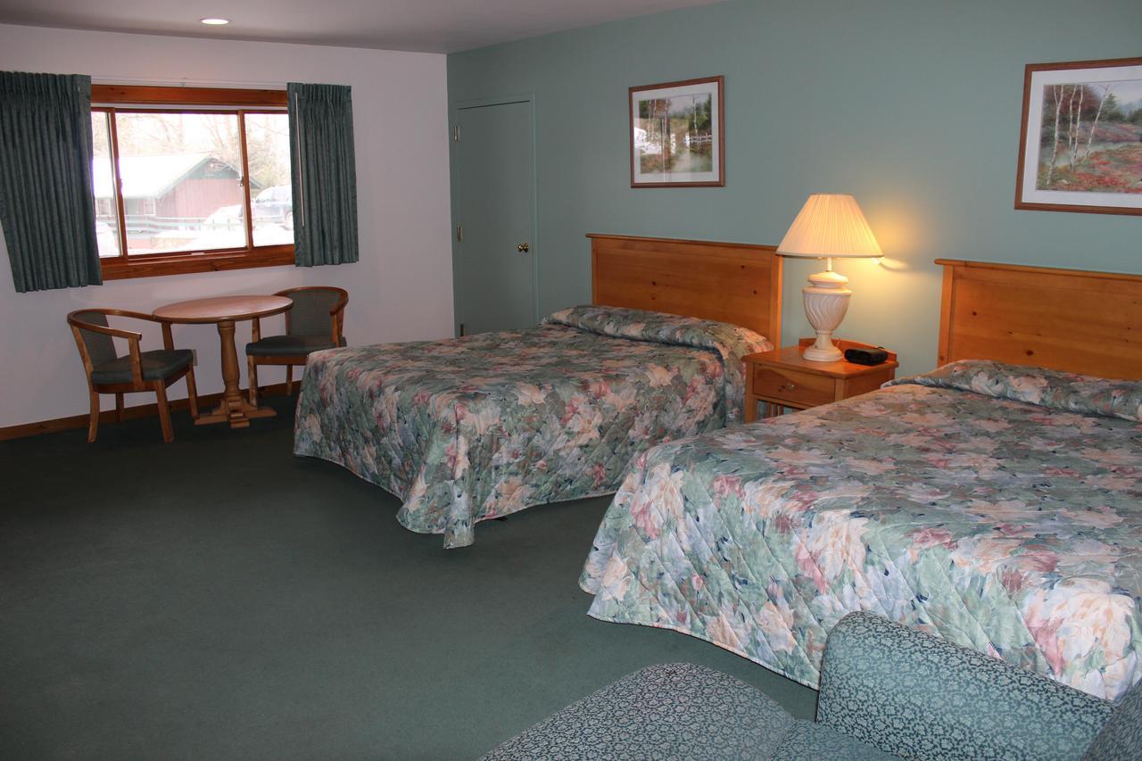Nootka Lodge Woodsville Buitenkant foto