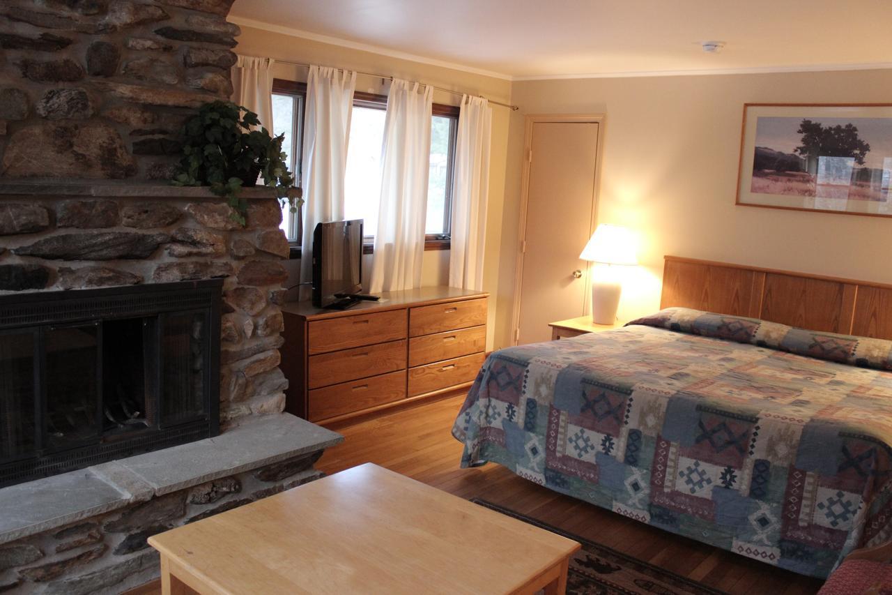 Nootka Lodge Woodsville Buitenkant foto